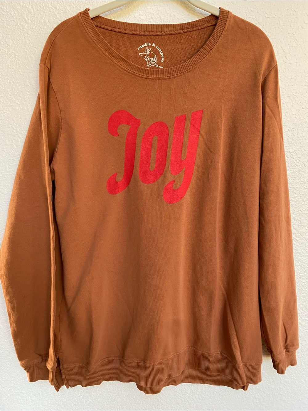 Ramble & Co Joy Graphic Crewneck Sweatshirt Rust Orange Red Women’s Large